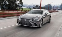 【レクサス新型LSグレード比較】おすすめはLS500h!その理由は?