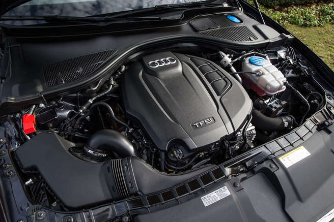アウディA6 3.0TFSI エンジン