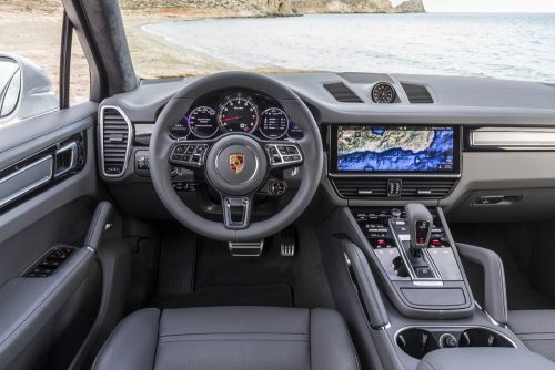 ポルシェ 新型 カイエンターボ 内装 2017