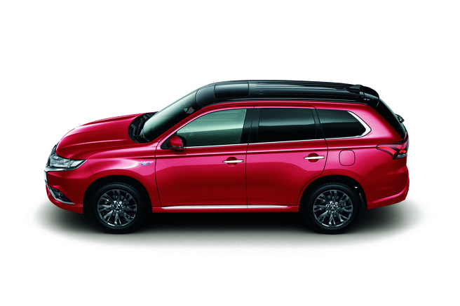 三菱 アウトランダーPHEV 2015 2トーン
