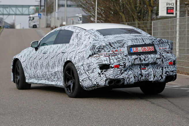 メルセデス AMG GT 4ドア クーペ/セダン