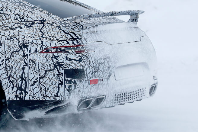 メルセデス AMG GT 4ドア クーペ