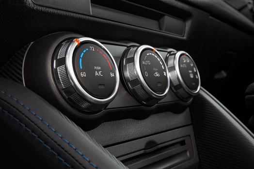 トヨタ 新型 ヤリス セダン 内装 2019
