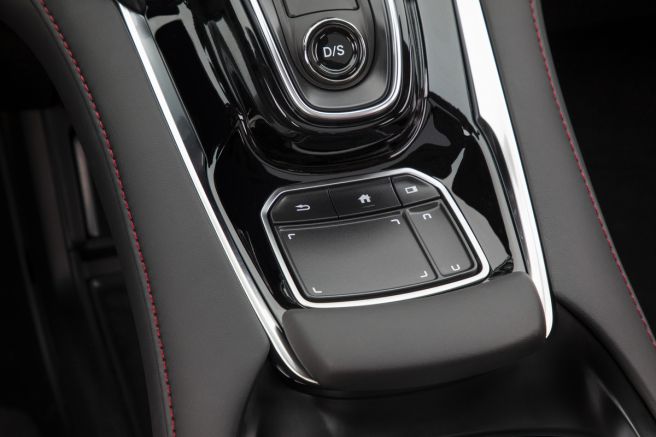 ホンダ アキュラ新型rdx 市販モデルが世界初公開 国内発売日やスペックは Moby モビー