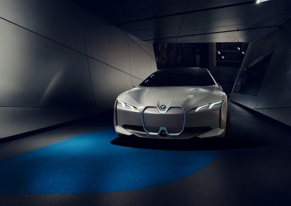 BMW iビジョンダイナミクス 2017