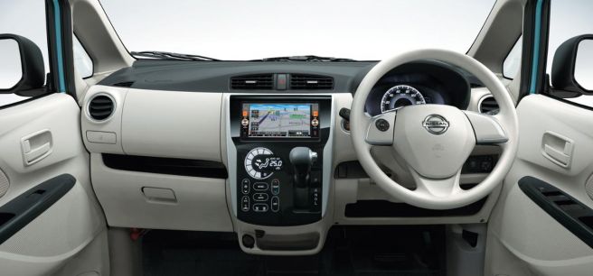 日産 デイズ 内装 2015