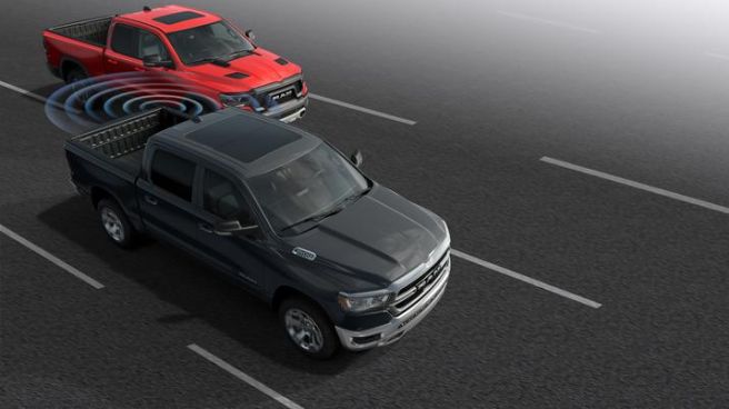 RAM1500 ブラインドスポットモニタリング 2019