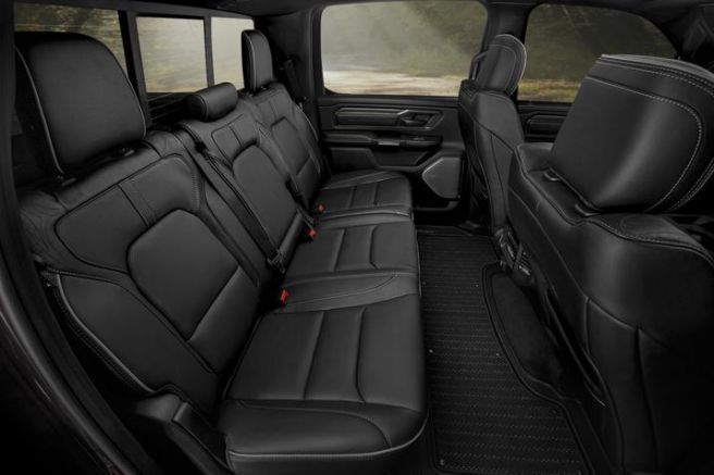 RAM1500 内装 2019