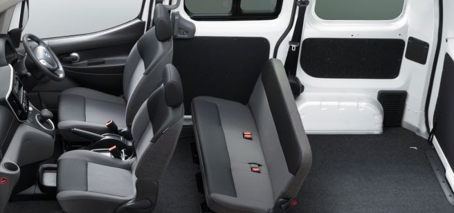 日産 e-NV200 バン 内装 2018