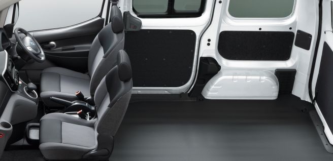 日産 E Nv0 中古車選びの注意点から航続距離と充電 バッテリー交換まで ページ 2 2 Moby モビー