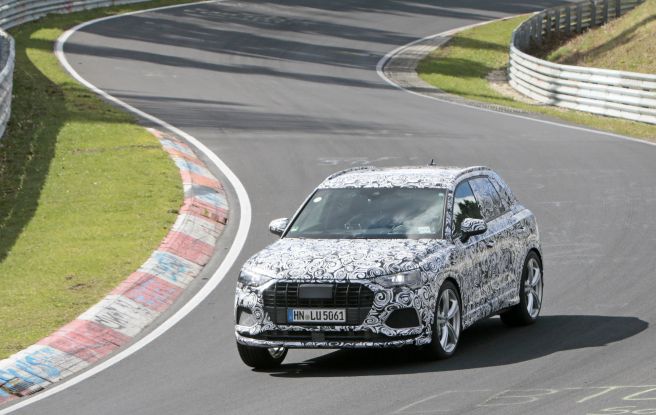 アウディ RS Q3