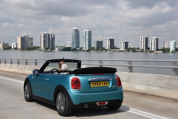 MINI 新型 コンバーチブル 2015