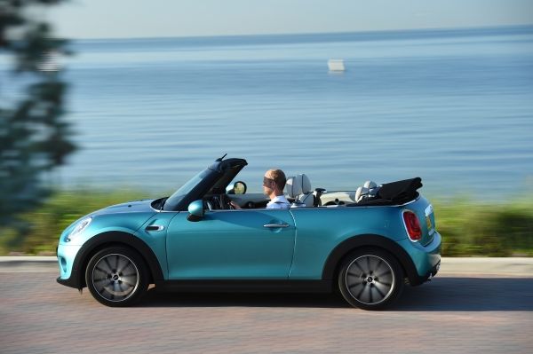 MINI 新型 コンバーチブル 2015