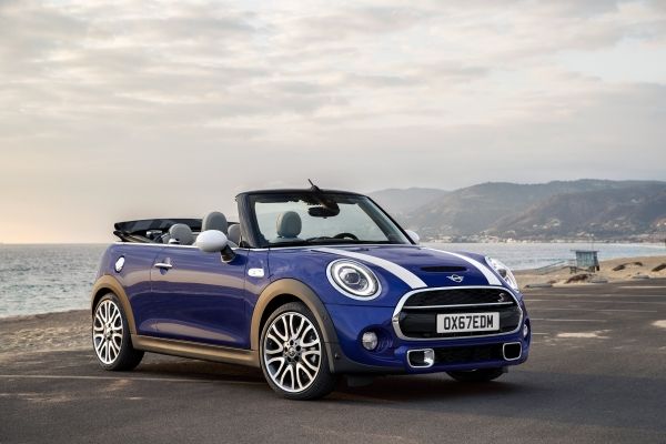 MINI 新型 コンバーチブル 2018