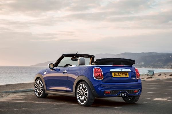 MINI 新型 コンバーチブル 2018