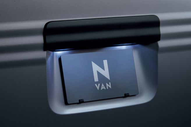 ホンダ N-VAN LEDライセンスランプ