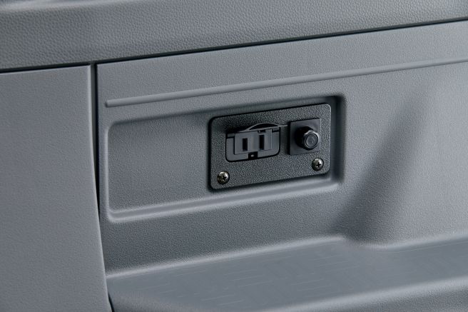 ホンダ N-VAN 外部電源入力キット 車内