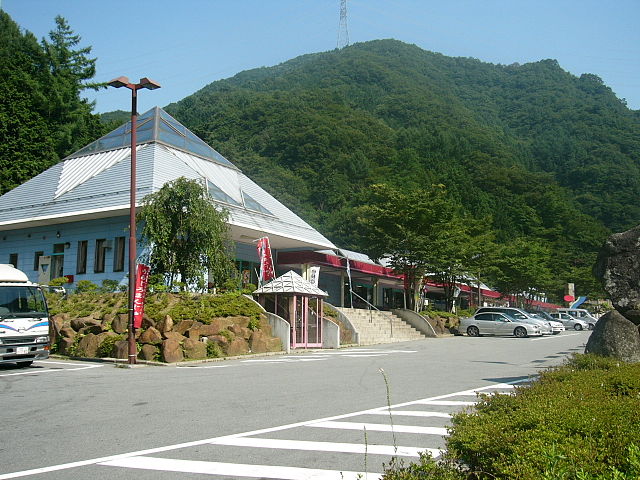 道の駅 甲斐大和 総合情報 国道号沿いの憩いの場 笹子トンネル付近の渋滞回避の休憩にも活躍 Moby モビー