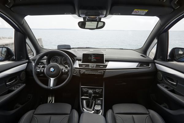 BMW 2シリーズ グランツアラー 内装 2015