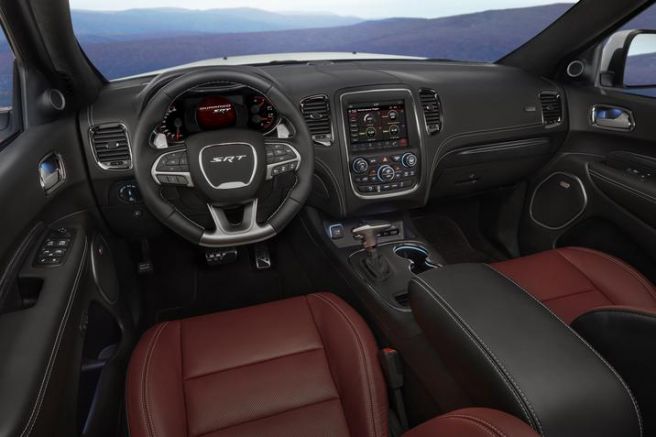 ダッジ デュランゴ SRT インパネ