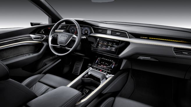 アウディ e-tron SUV 2018