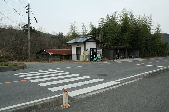 信号機のない横断歩道で一時停止しない車は90 その理由と違反点数と罰金は Moby モビー