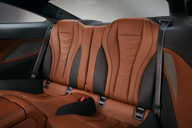 BMW 8シリーズ クーペ-リアシート_2018