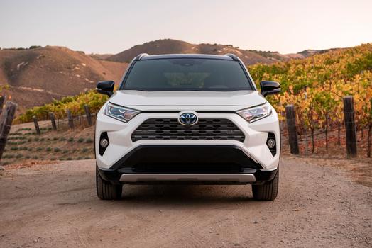 トヨタ RAV4 北米仕様 XLEハイブリッド フロント 2019年