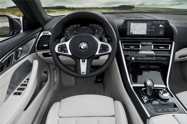 BMW 8シリーズ コンバーチブル