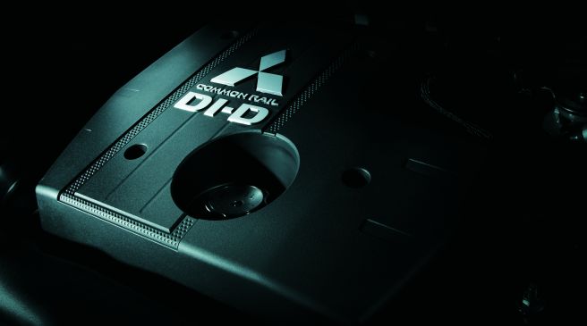 三菱_パジェロ_Engine_ディーゼル