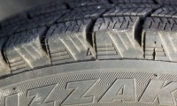 タイヤのスリップサインの見方は?写真・画像で見分けるスリップサイン!