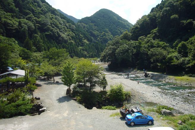 神之川キャンプ場総合情報 川沿いだからアクティビティが充実 気になる注意事項や口コミも Moby モビー