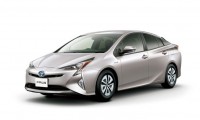 新型プリウスの年間維持費まとめ!車検費用や税金や修理費や保証や燃料費など