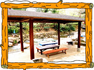 一里松キャンプ場 屋根付きサイト