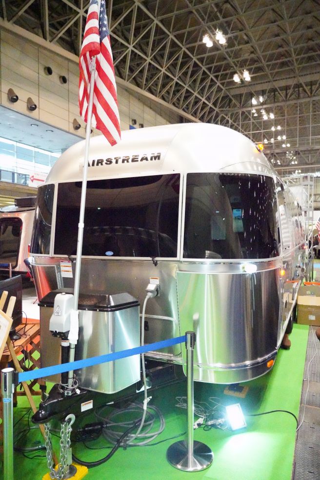 ジャパンキャンピングカーショー2019 エアストリーム フライングクラウド