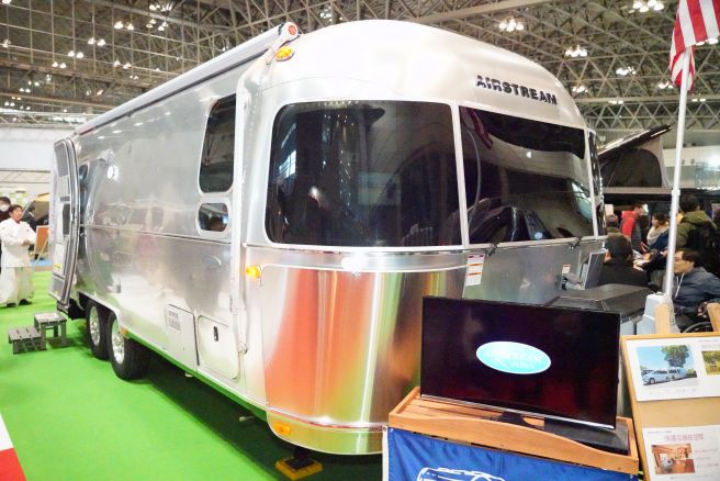 ジャパンキャンピングカーショー2019 エアストリーム フライングクラウド