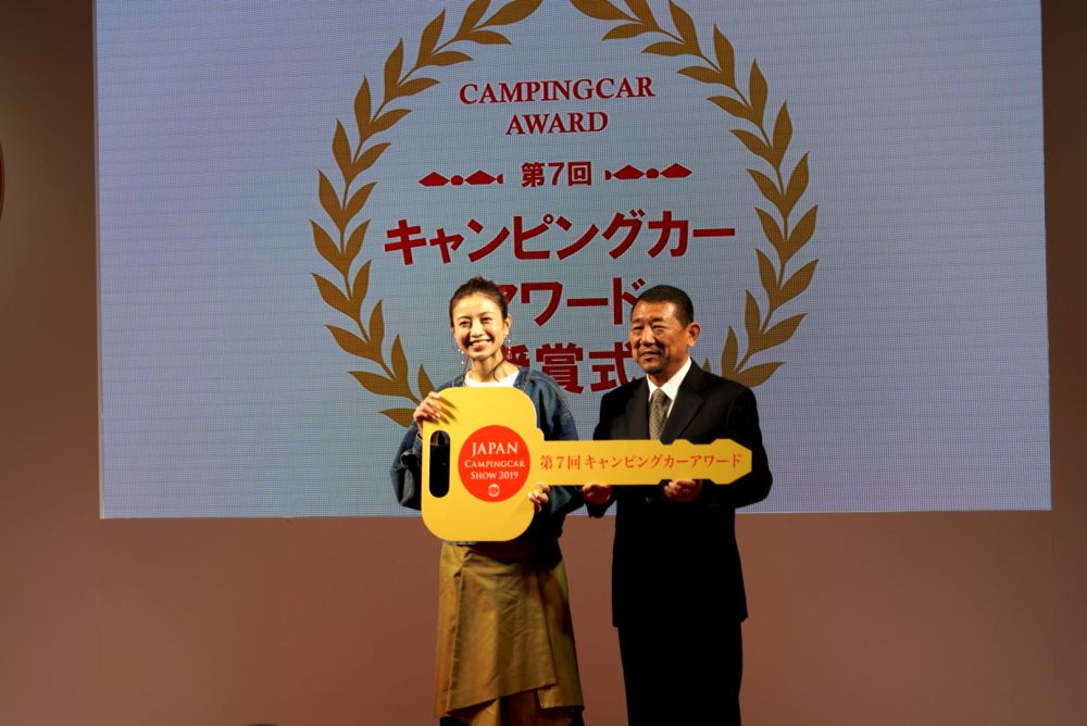 ジャパンキャンピングカーショー2019 片瀬那奈
