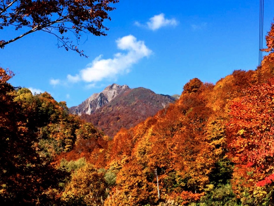 雨飾山 山容