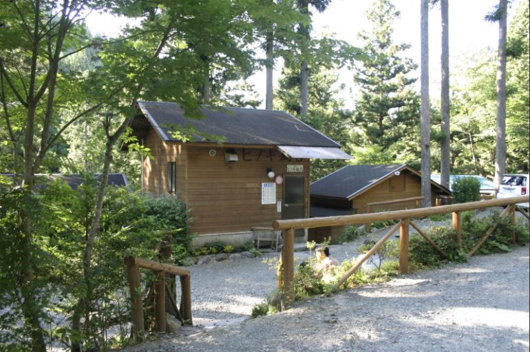 とやの沢オートキャンプ場 ひのき風呂