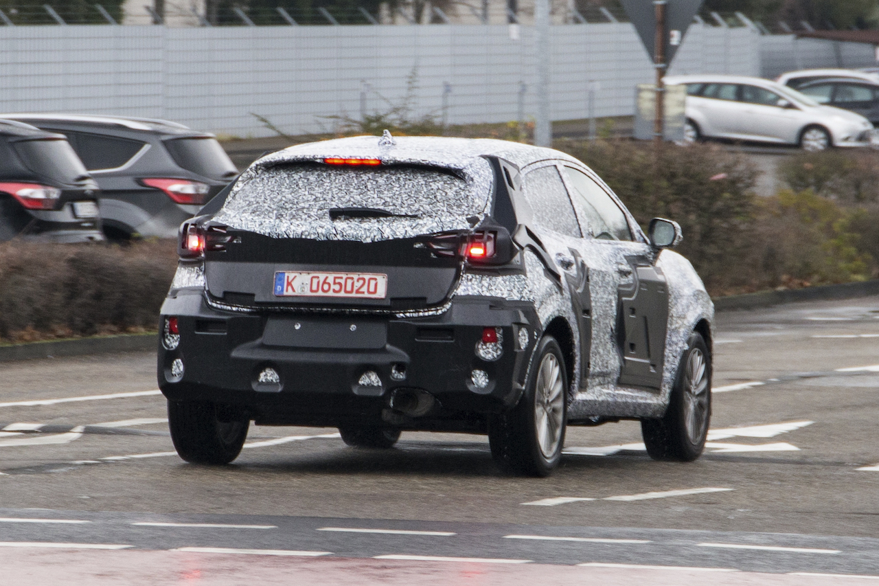 フォード 新型フィエスタ SUV_2019/01