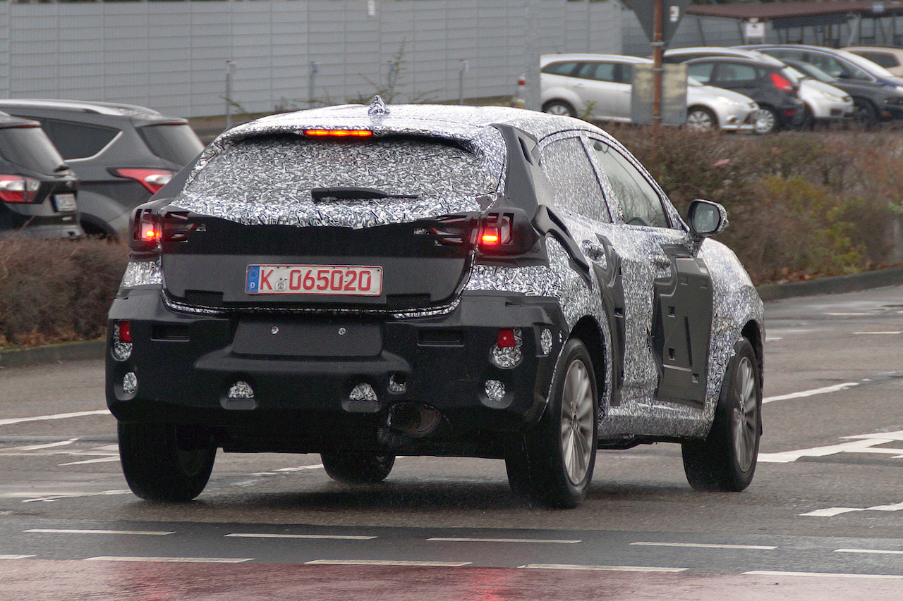 フォード 新型フィエスタ SUV_2019/01