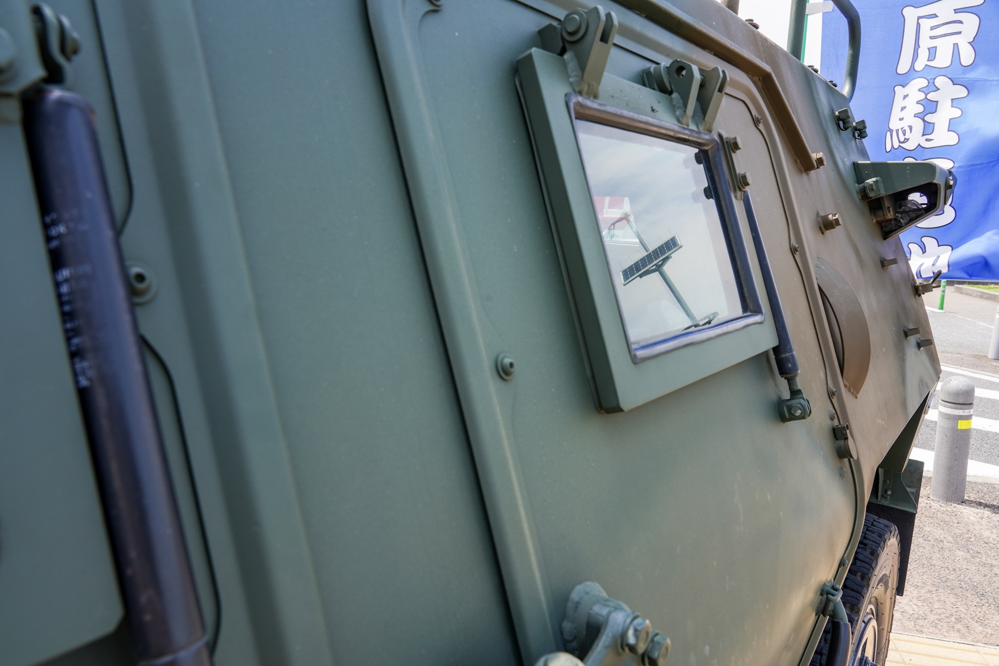 自衛隊の車 軽装甲機動車