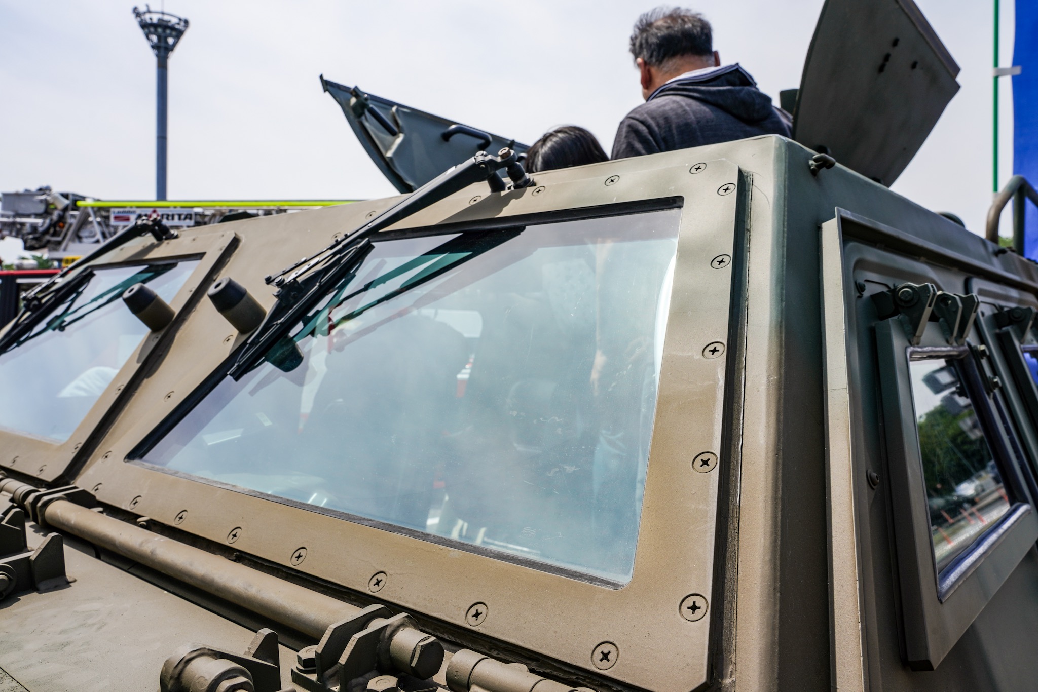 自衛隊の車 軽装甲機動車