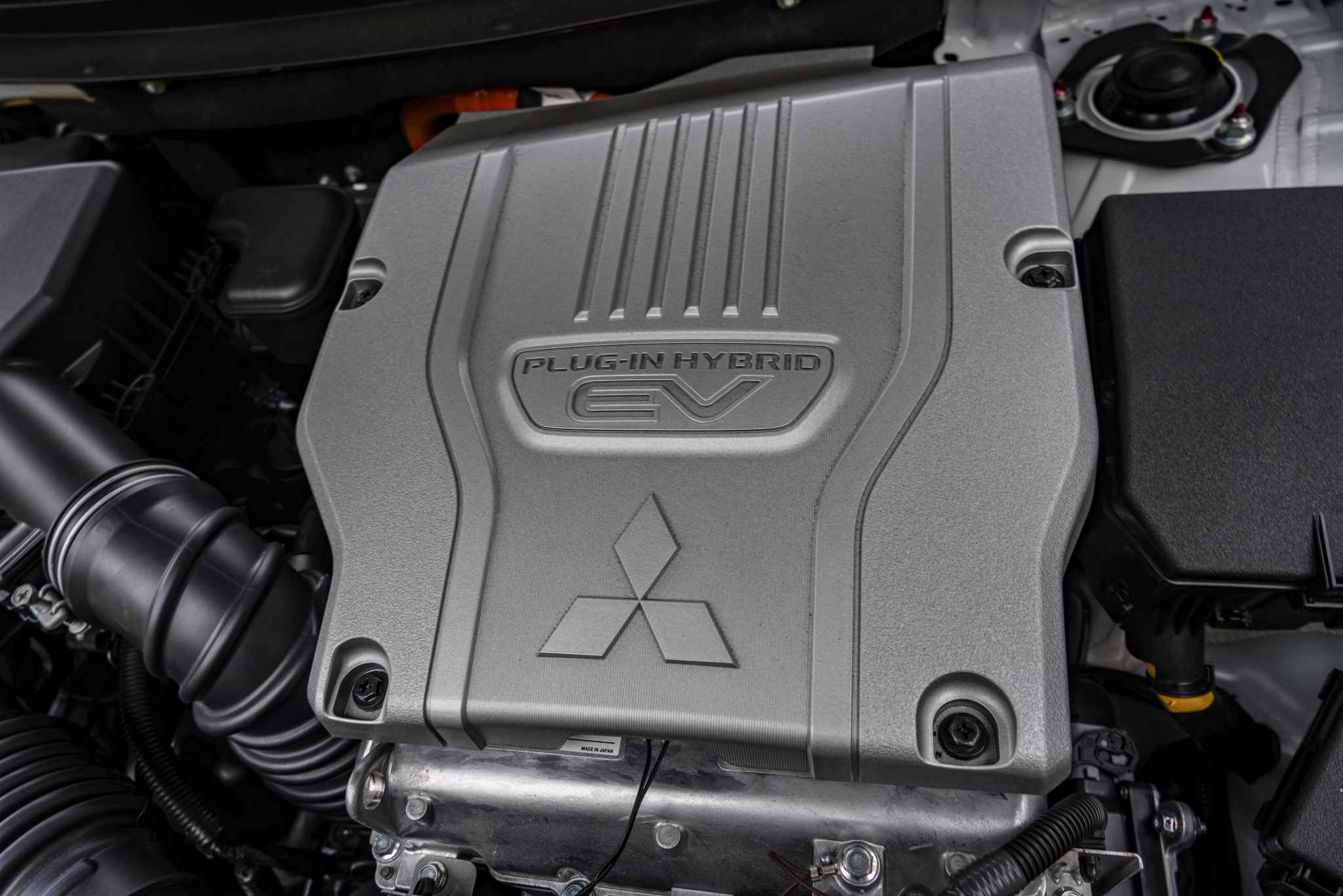 三菱 アウトランダーPHEV