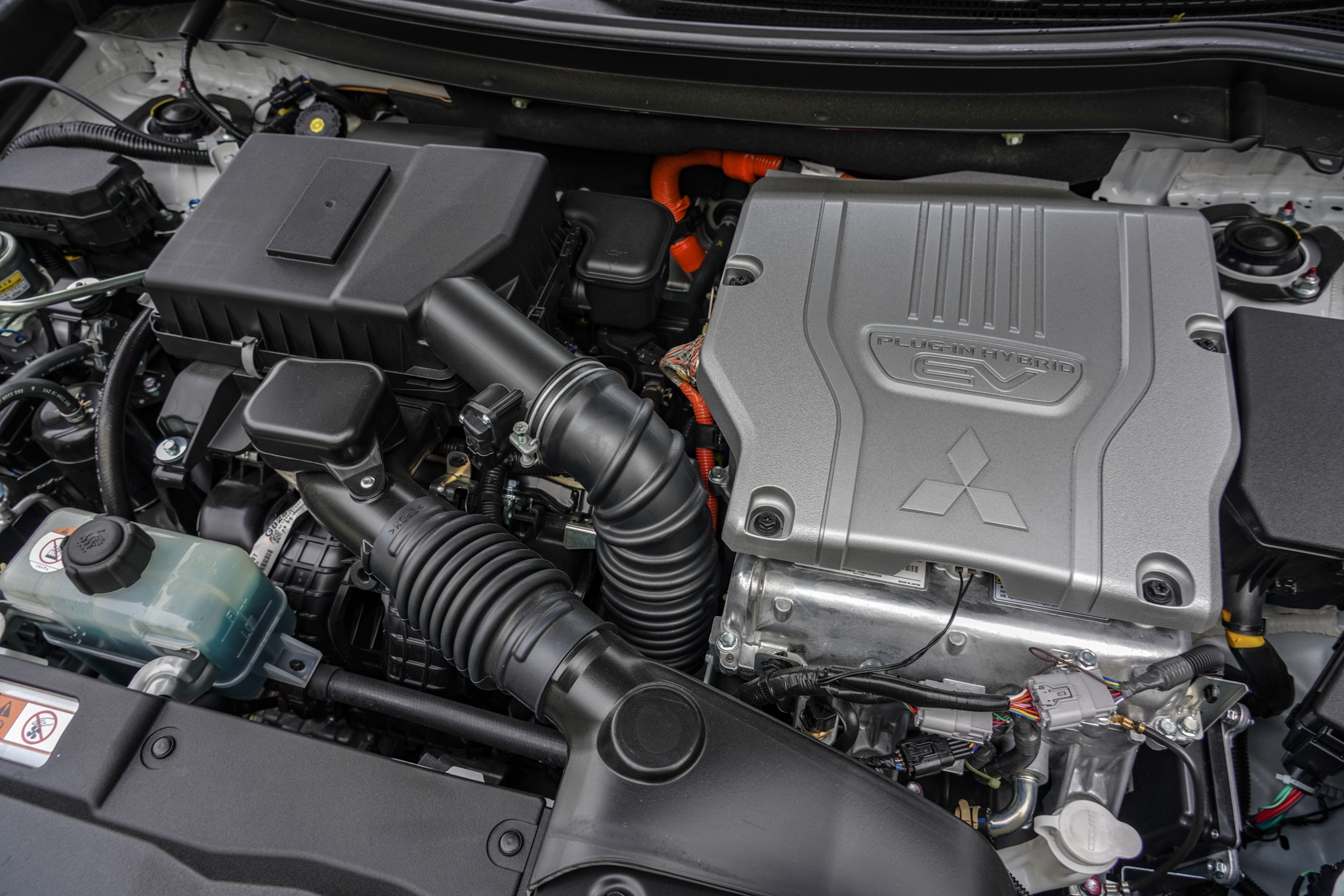 三菱 アウトランダーPHEV
