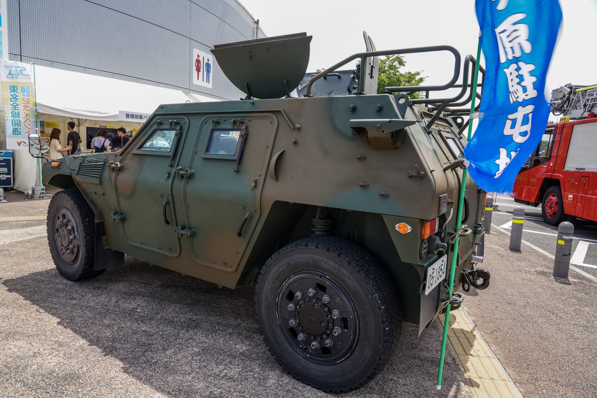 自衛隊の車 軽装甲機動車