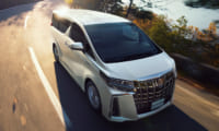 【トヨタ アルファード総まとめ】初代から現行3代目までのスペックと中古車価格