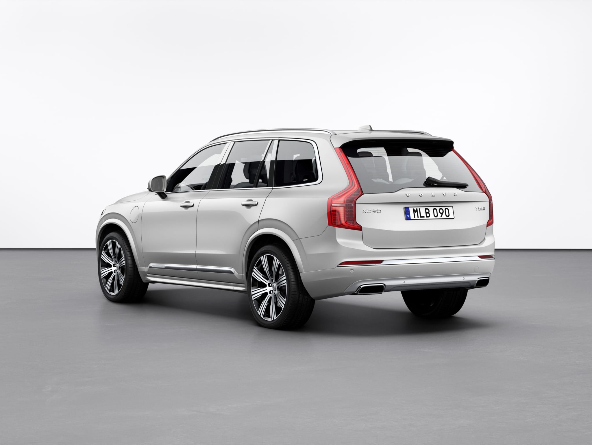 Volvo_XC90_LB420XC_rear_side