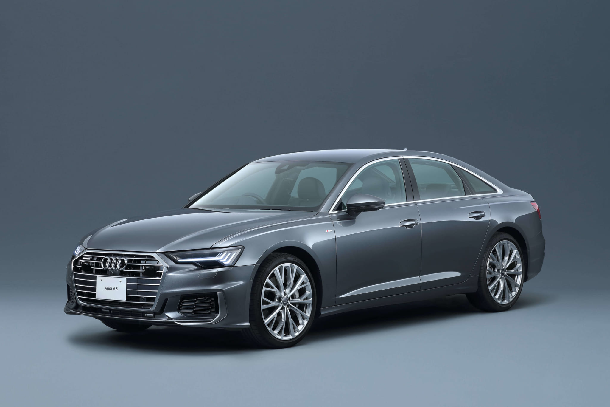 2019年新型車 アウディ A6アヴァント