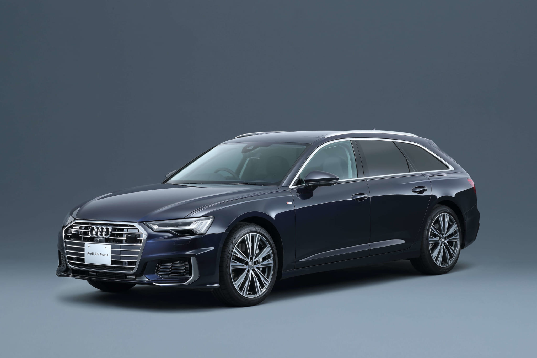 2019年新型車 アウディ A6セダン